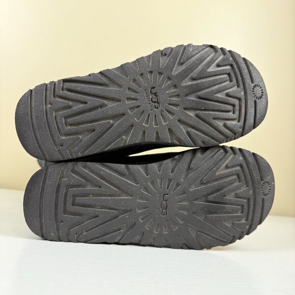 UGG Bailey Button Triplet S/N 1873 Black Size 7 - Picture 10 of 10